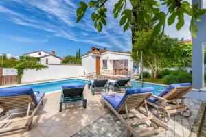 Nature & Sea Holiday Home with Pool