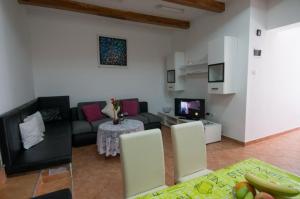 Apartment in Lovran with sea view, terrace, air conditioning, WiFi (3698-2)