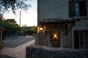 Appartements Studio independant dans mas provencal : photos des chambres