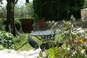 Appartements Studio independant dans mas provencal : photos des chambres