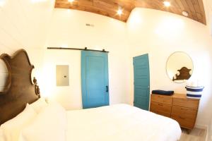 The Ledges Resort & Marina