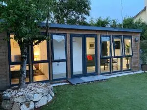 Delightful 1 bedroom chalet - 查格福德