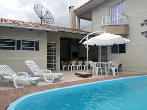 Casa com Piscina em Itapema-SC - 梅亚法普拉亚
