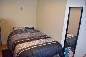 Maisons d'hotes COLIVING TOUT CONFORT- LOOS LES LILLE-MAISON PARTAGEE-7 chambres-5 sdb-6WC-LOOS LES LILLE : Chambre Double Standard