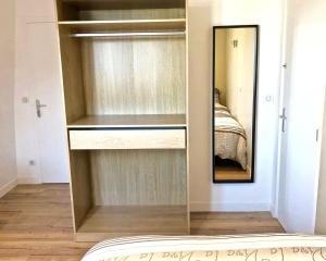 Maisons d'hotes COLIVING TOUT CONFORT- LOOS LES LILLE-MAISON PARTAGEE-7 chambres-5 sdb-6WC-LOOS LES LILLE : Chambre Double avec Salle de Bains Commune