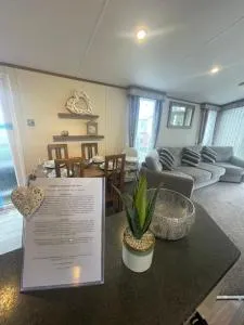 Luxury Static Home 2 Bed Sleeps 6 - Scratby