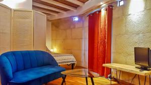 Vue la plus haute sur lAmphithéâtre-arènes