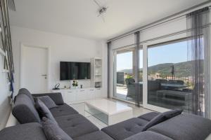 VILLA Mari with private pool