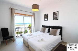 The other Side Del Rey Apartment