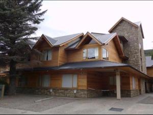 Departamento con pileta climatizada Roca