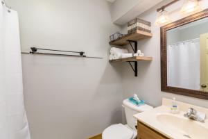 Three-Bedroom House room in Canadian Hemlock . Trailside Lodging