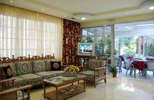 Hotel Chronis
