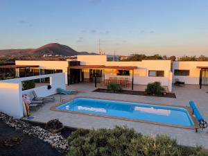 North Shore Villas, Villa MAKAI, Heated & Shared Pool - 4hvězdičkové hotely ve městě Lajares