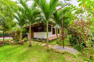 Casa Blossom - Beach Paradise Retreat, Fully Equipped, Holiday Home