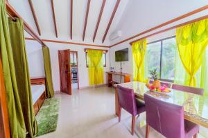 Casa Blossom - Beach Paradise Retreat, Fully Equipped, Holiday Home