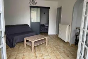 Appartement chaleureux au cœur d un village classé - Villebois-Lavalette