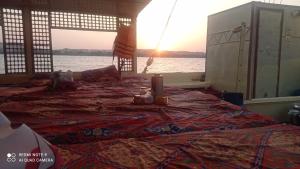 felouque avec toilettes