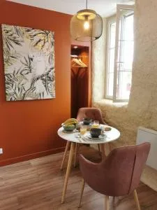 Les appartements du centre, refaits à neuf, climatisés, hyper centre, 50m à pieds des commerces, restaurants, parking gratuit - Gestas