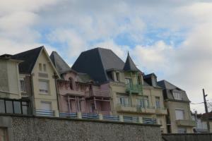 Villa Bagatelle vue mer, à 2mn à pied de la plage et du centre ville