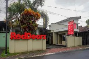 RedDoorz Syariah @ Sunan Bonang Magelang - 马格朗