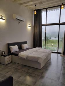 Mountain N Lake Resort