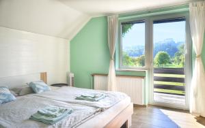Deerwood Villa-Modern cozy 2br apartment with castle view 