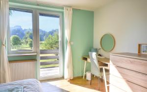 Deerwood Villa-Modern cozy 2br apartment with castle view