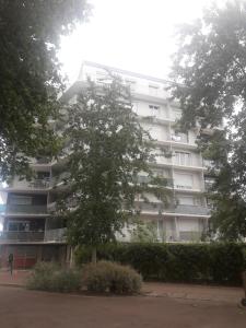 Appartements Residence d'Anjou - Grand studio avec balcon et parking privatif : photos des chambres