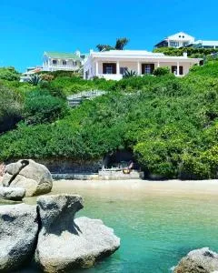 Bosky Dell on Boulders Beach - Simonʼs Town