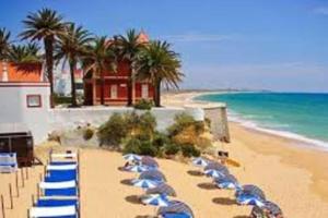 Cozy ap renovado 1ª linha de Praia - Armação Pêra