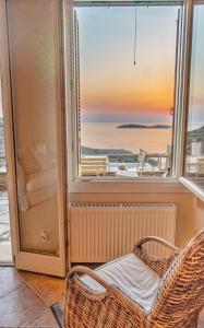 IRIDA Villa - Sea & Sunset Flats by Explore Andros