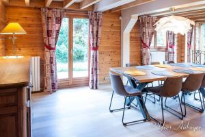 Chalets Chalet La Revoyotte : photos des chambres