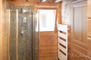 Chalets Chalet La Revoyotte : photos des chambres