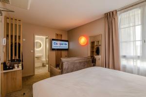 Hotels Campanile Caen Centre Gare : Chambre Triple avec 1 Lit Queen-Size et 1 Lit Simple