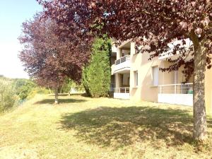 Appartements L'ecrin du quercy : Appartement avec Terrasse