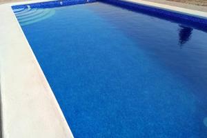 Villa rústica privada con gran chalet y piscina