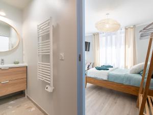 Appartements Apparts Seasons - Saint Etienne - La Terrasse : photos des chambres
