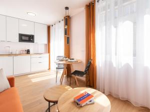 Appartements Apparts Seasons - Saint Etienne - La Terrasse : photos des chambres