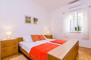 Rooms Batina 