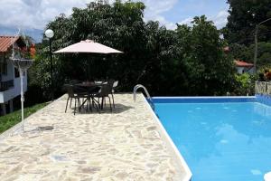 Alojamiento Esmeralda Azul