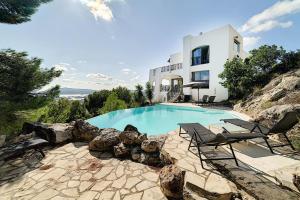 Villas Superb and atypical villa with pool and splendid view in Toulon - Welkeys : photos des chambres