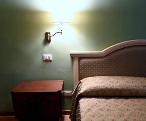 Chandeliers Apartment