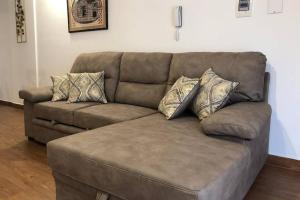 DEPARTAMENTO MODERNO, ACOGEDOR Y CÉNTRICO.