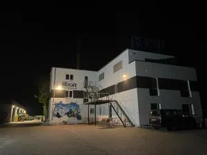 3 Mehrbettzimmer, Küche, Bad für Arbeiter und Monteure in Gau-Weinheim - Wolfsheim