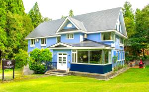 Hakuba Maple Chalet Hakuba Accommodation lobby