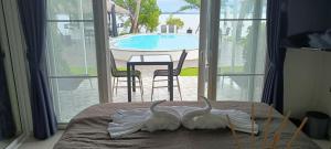 Beachfront Pool Villa and Apartment