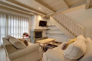 Varrados by Totiaran