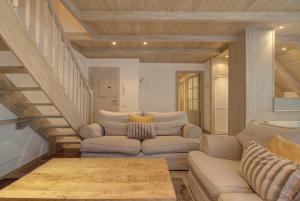 Varrados by Totiaran