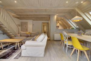 Varrados by Totiaran