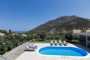 Family Friendly Basilicata Attali villa Private Pool,Children area - Vlikhádha